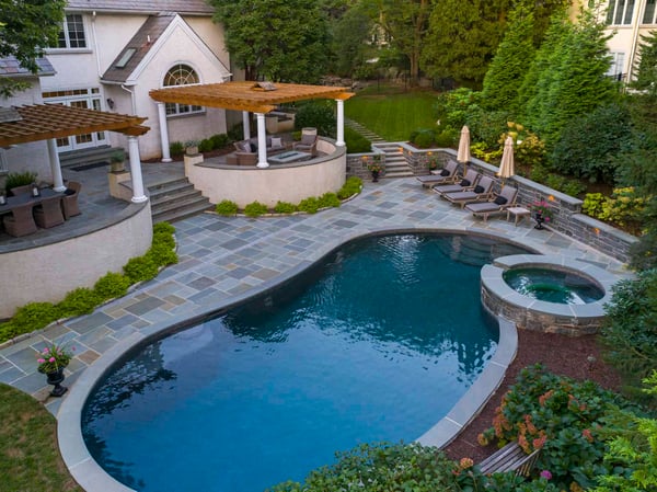 Rieger_Pool-1920x1439